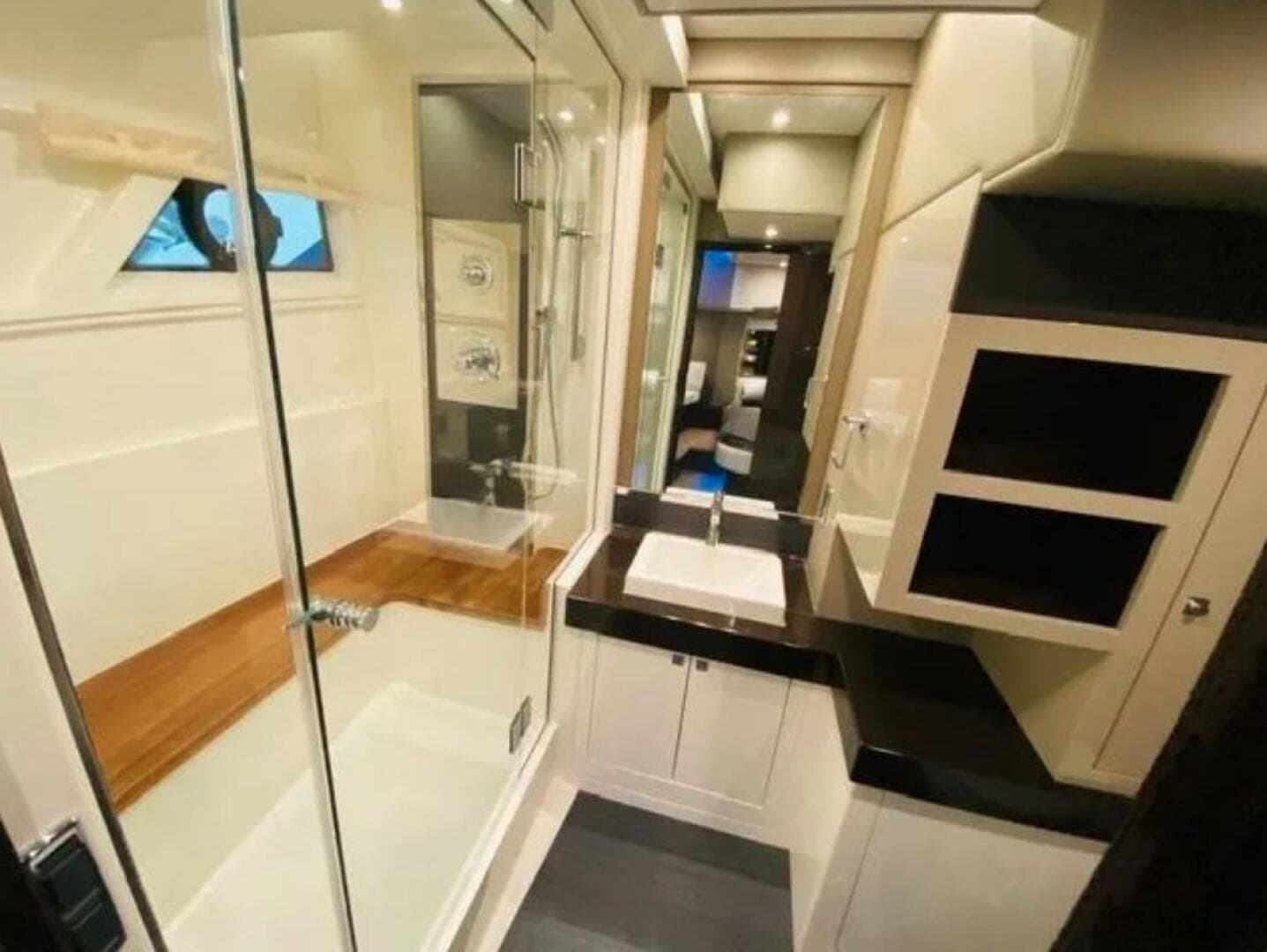 2019 Carver C52 Command Bridge — photo 20