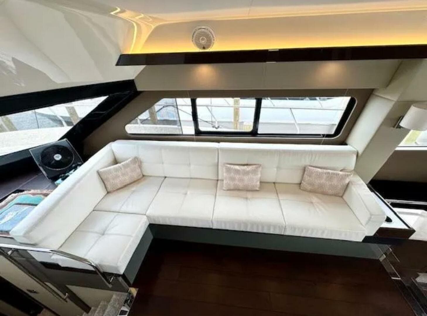 2019 Carver C52 Command Bridge — photo 50