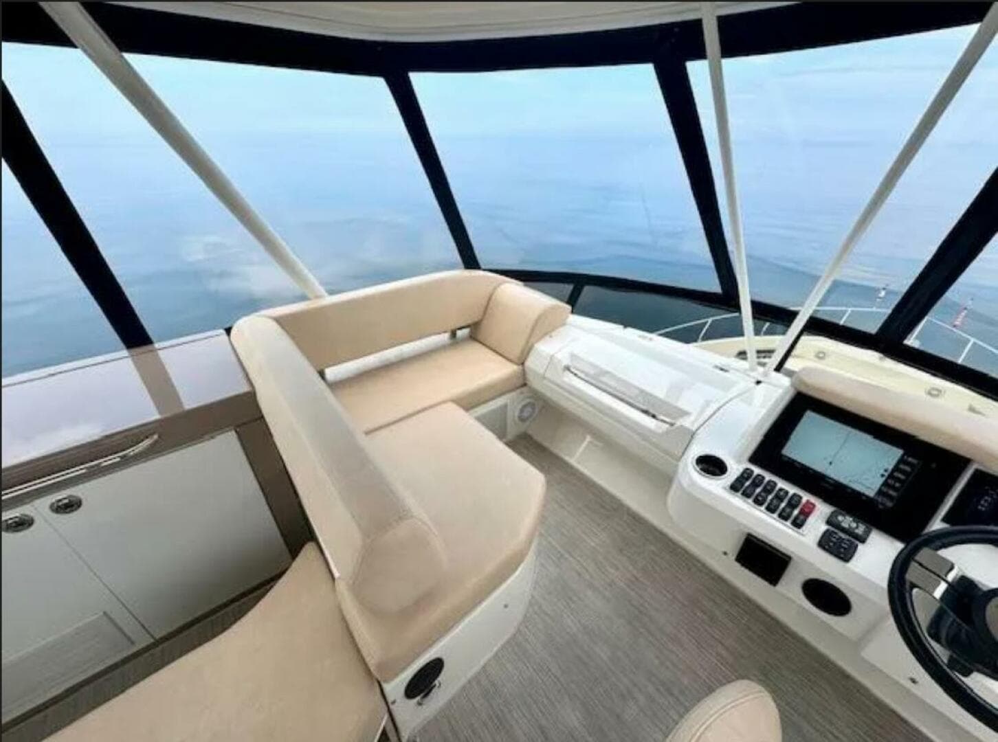 2019 Carver C52 Command Bridge — photo 29