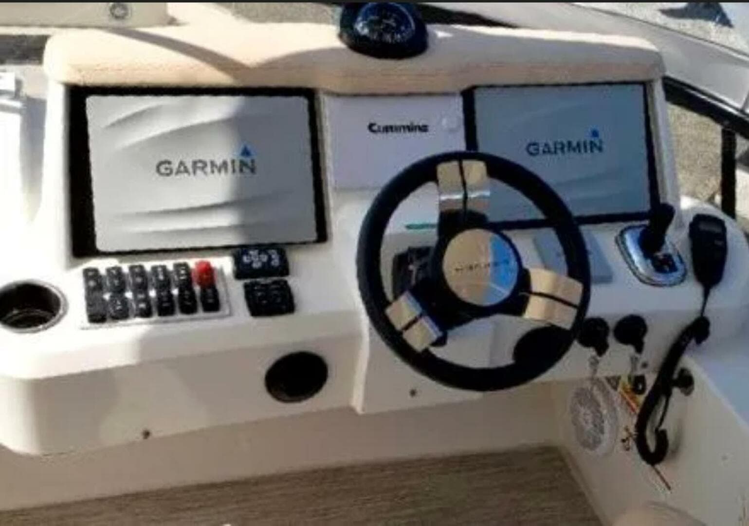 2019 Carver C52 Command Bridge — photo 11