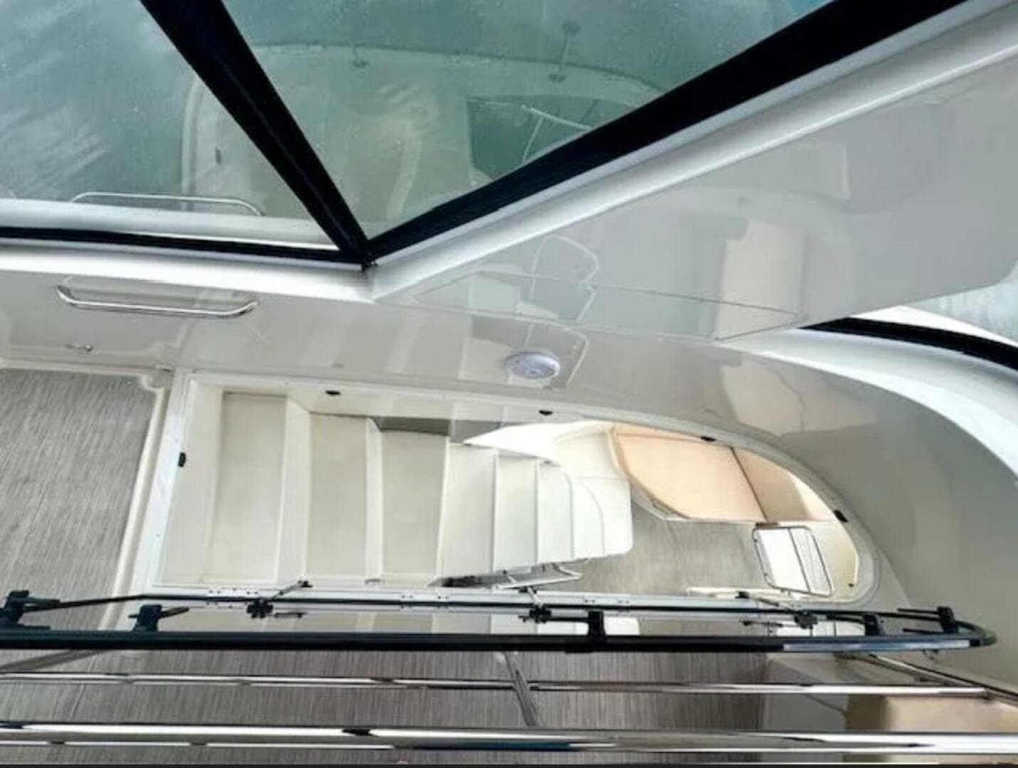 2019 Carver C52 Command Bridge — photo 34