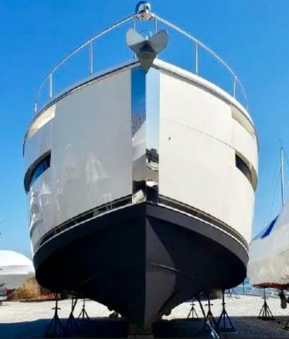 2019 Carver C52 Command Bridge — photo 22