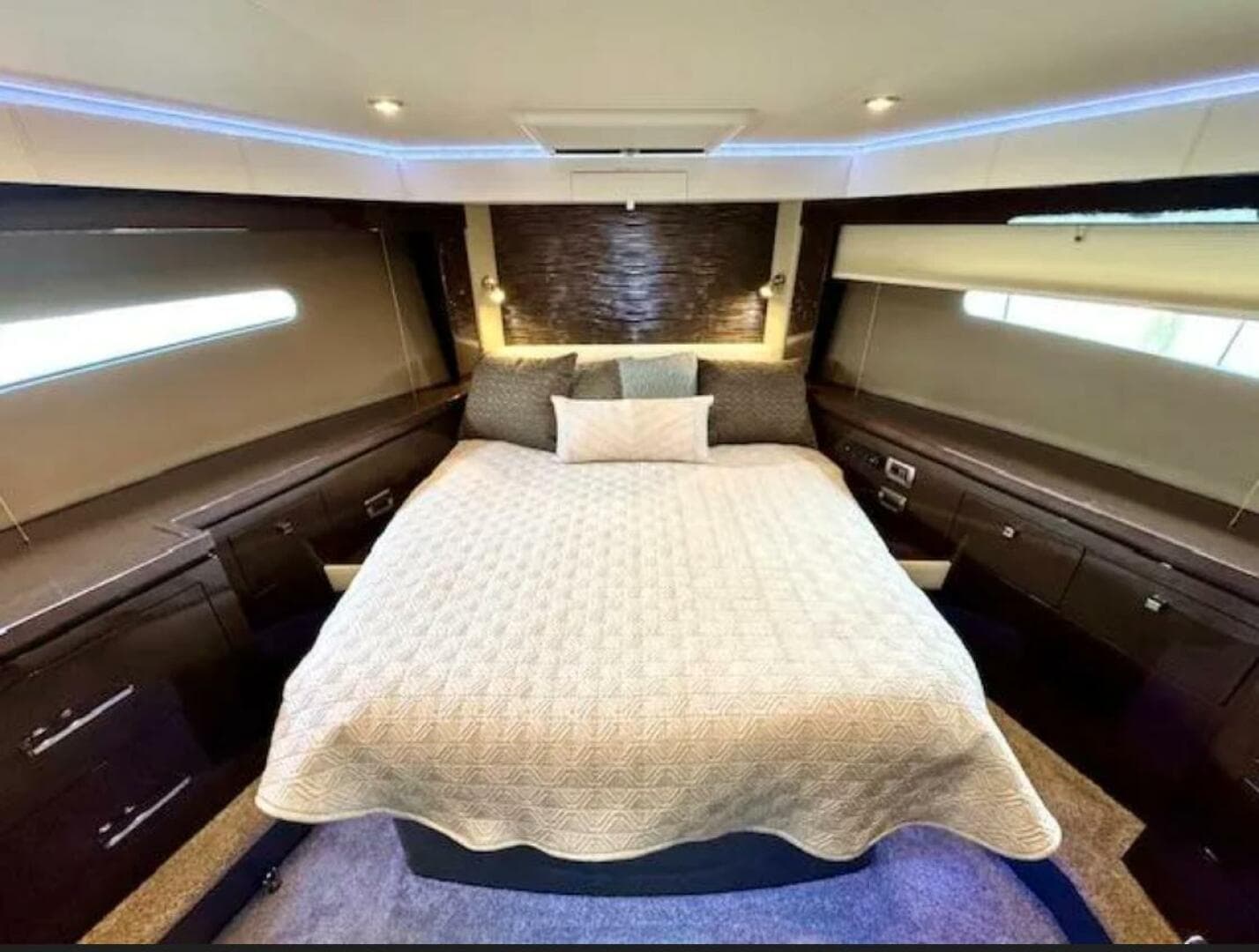 2019 Carver C52 Command Bridge — photo 43