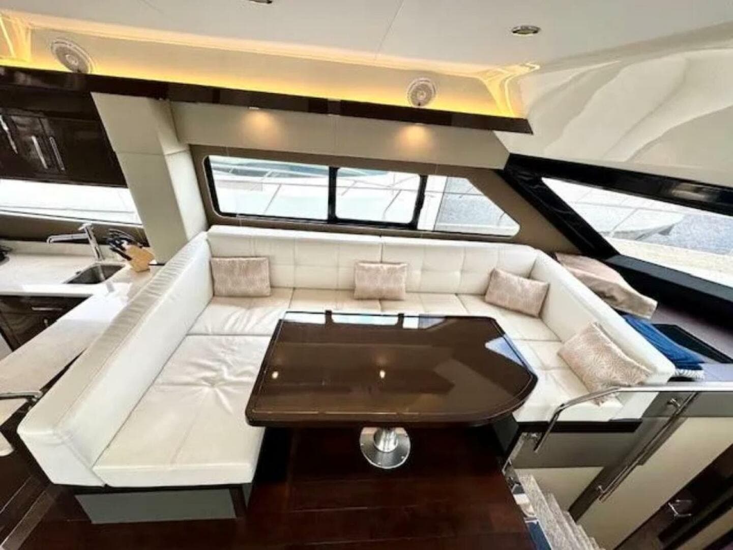 2019 Carver C52 Command Bridge — photo 51