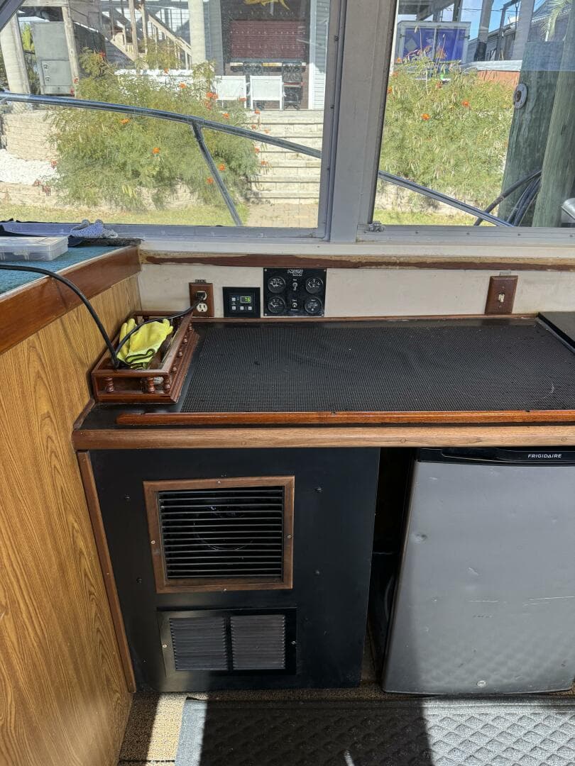 1983 Bertram 385 Convertible — photo 6