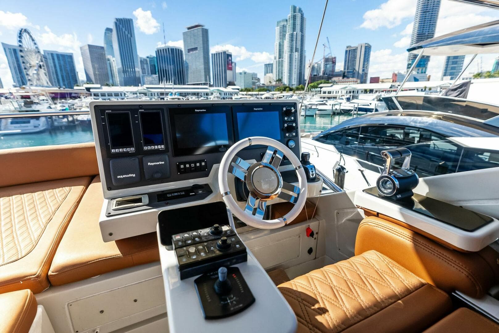 2014 Azimut 72S — photo 19