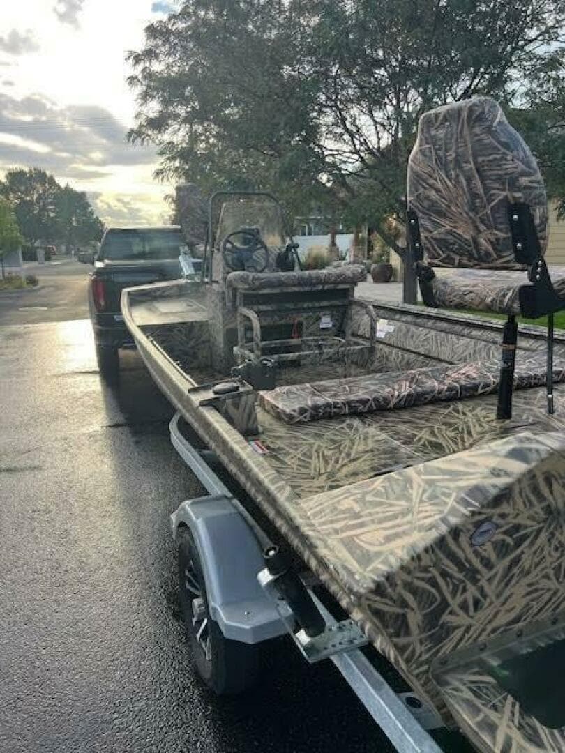 2023 Lowe Roughneck 1860 — photo 2