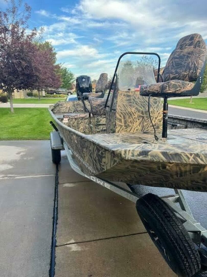 2023 Lowe Roughneck 1860 — photo 8