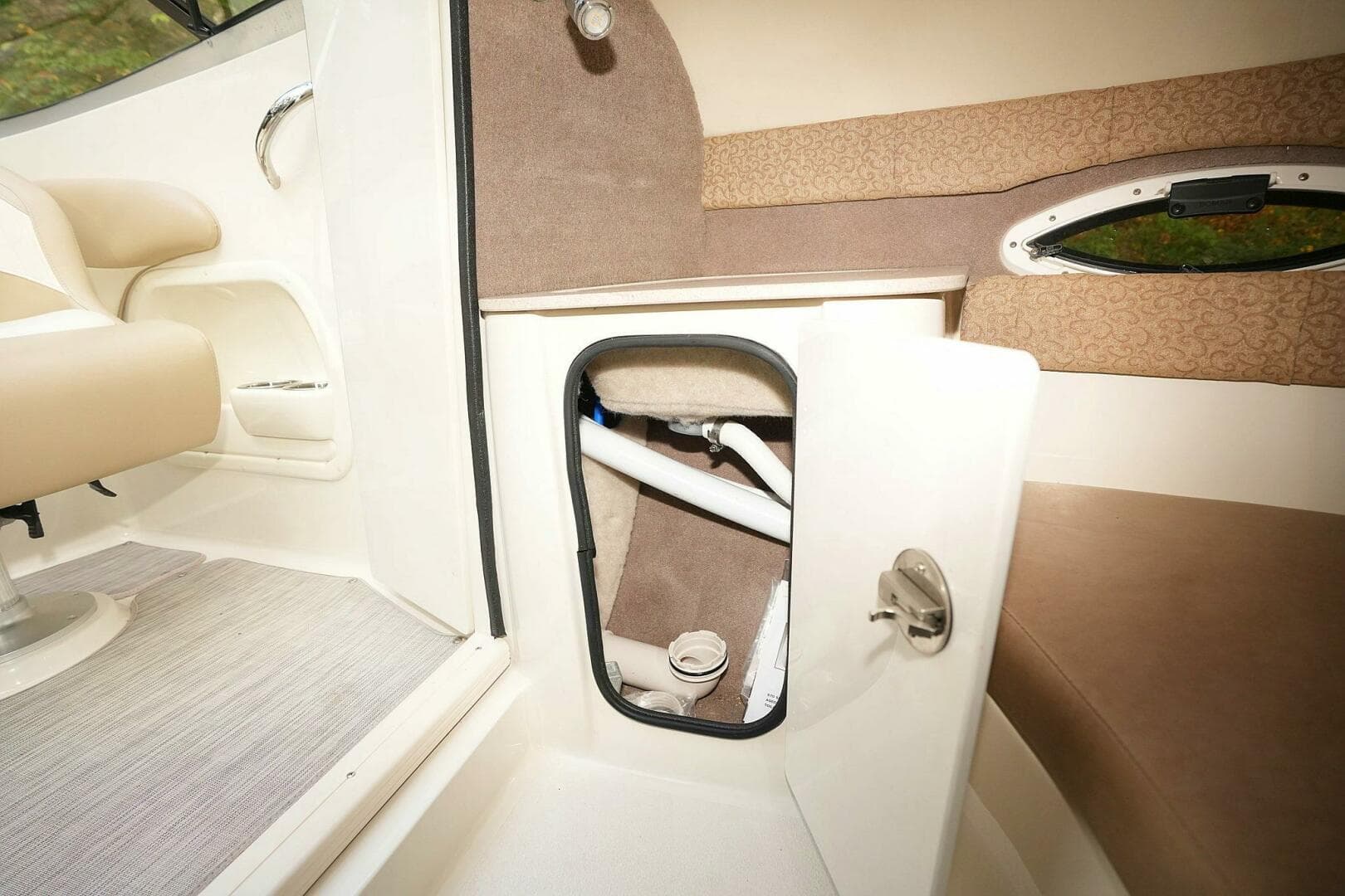 2016 Stingray 225 Cr — photo 36