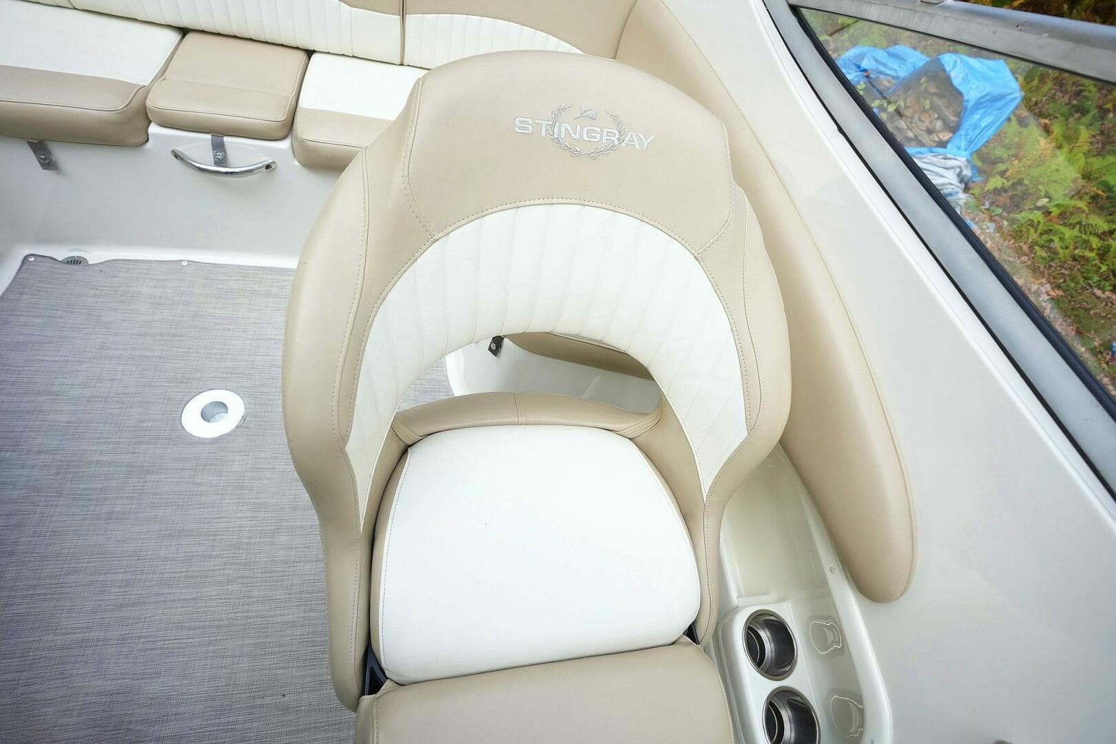 2016 Stingray 225 Cr — photo 42