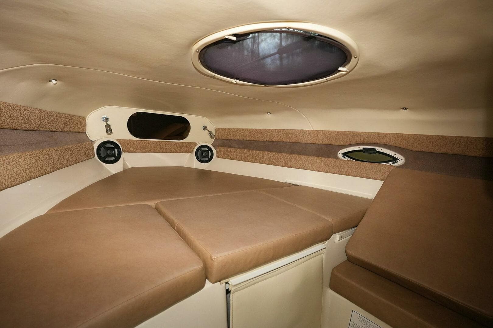 2016 Stingray 225 Cr — photo 53