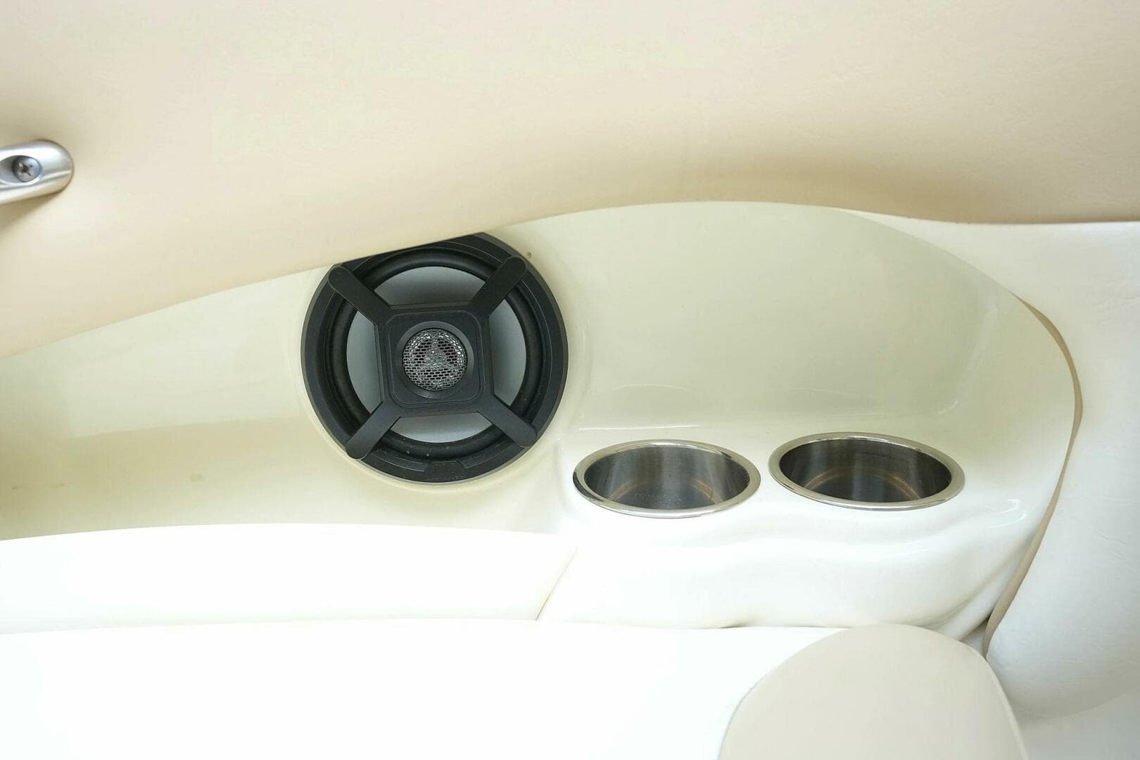 2016 Stingray 225 Cr — photo 43