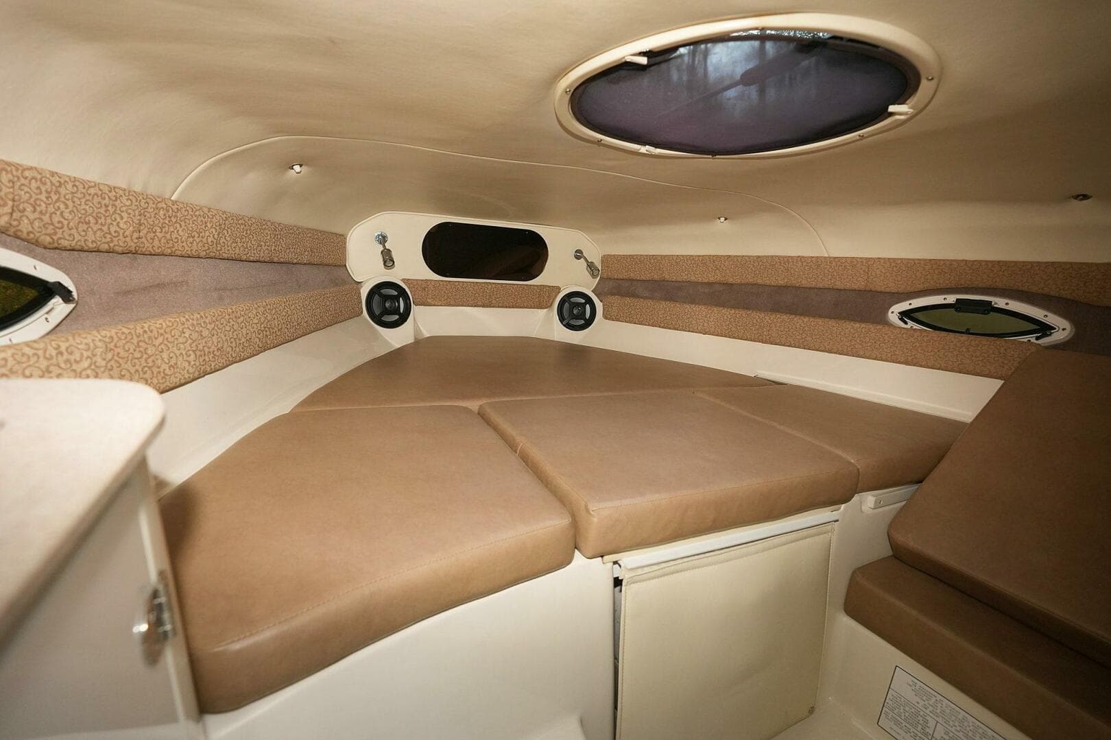 2016 Stingray 225 Cr — photo 39