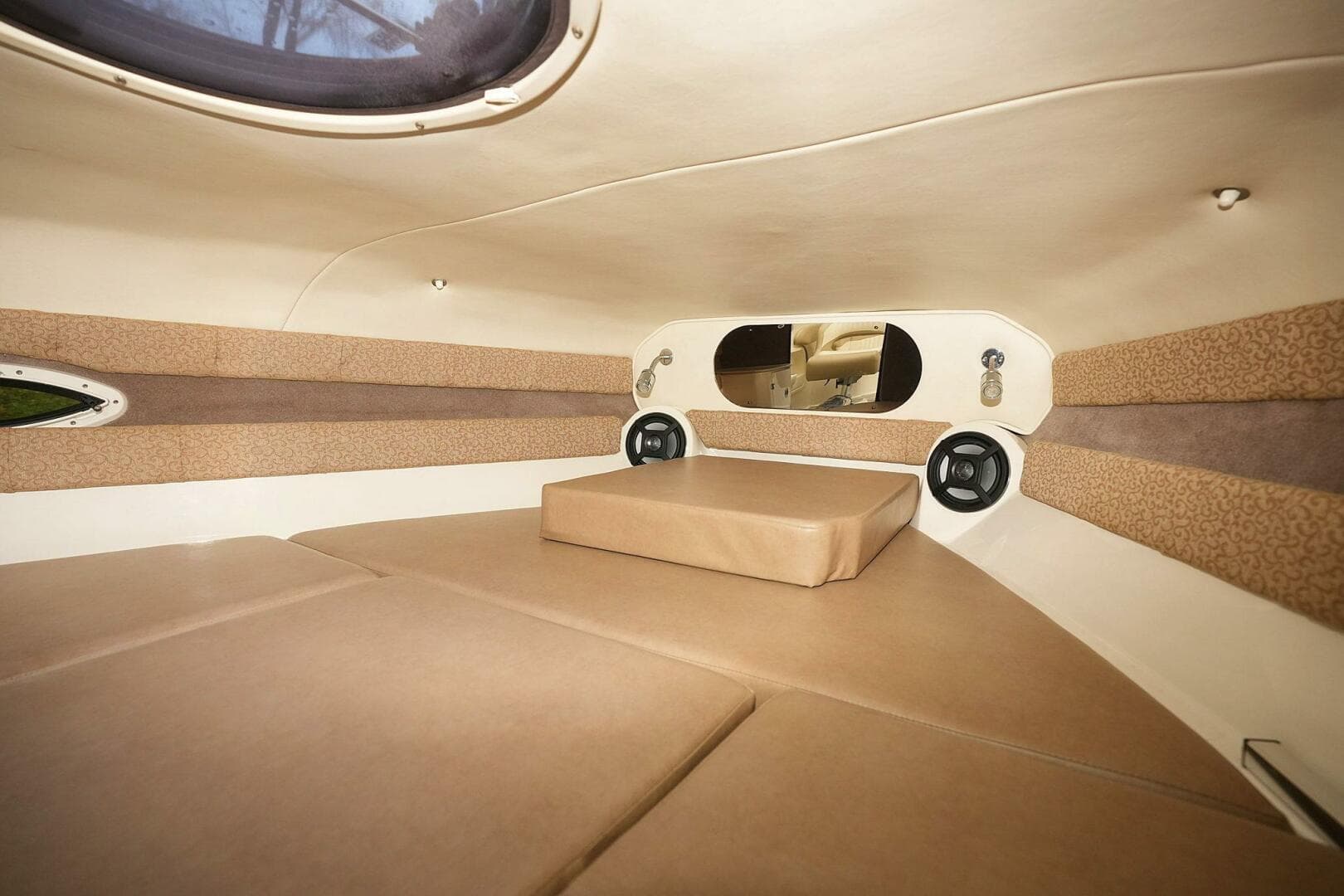 2016 Stingray 225 Cr — photo 47