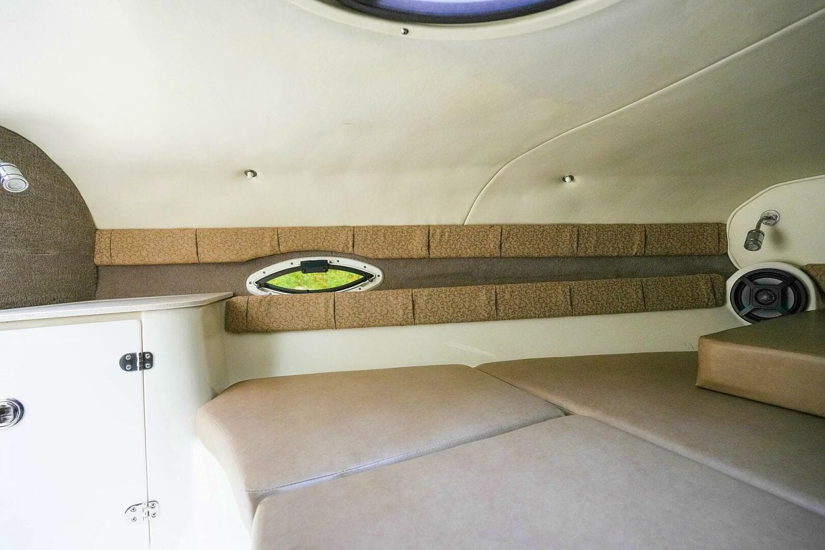 2016 Stingray 225 Cr — photo 44