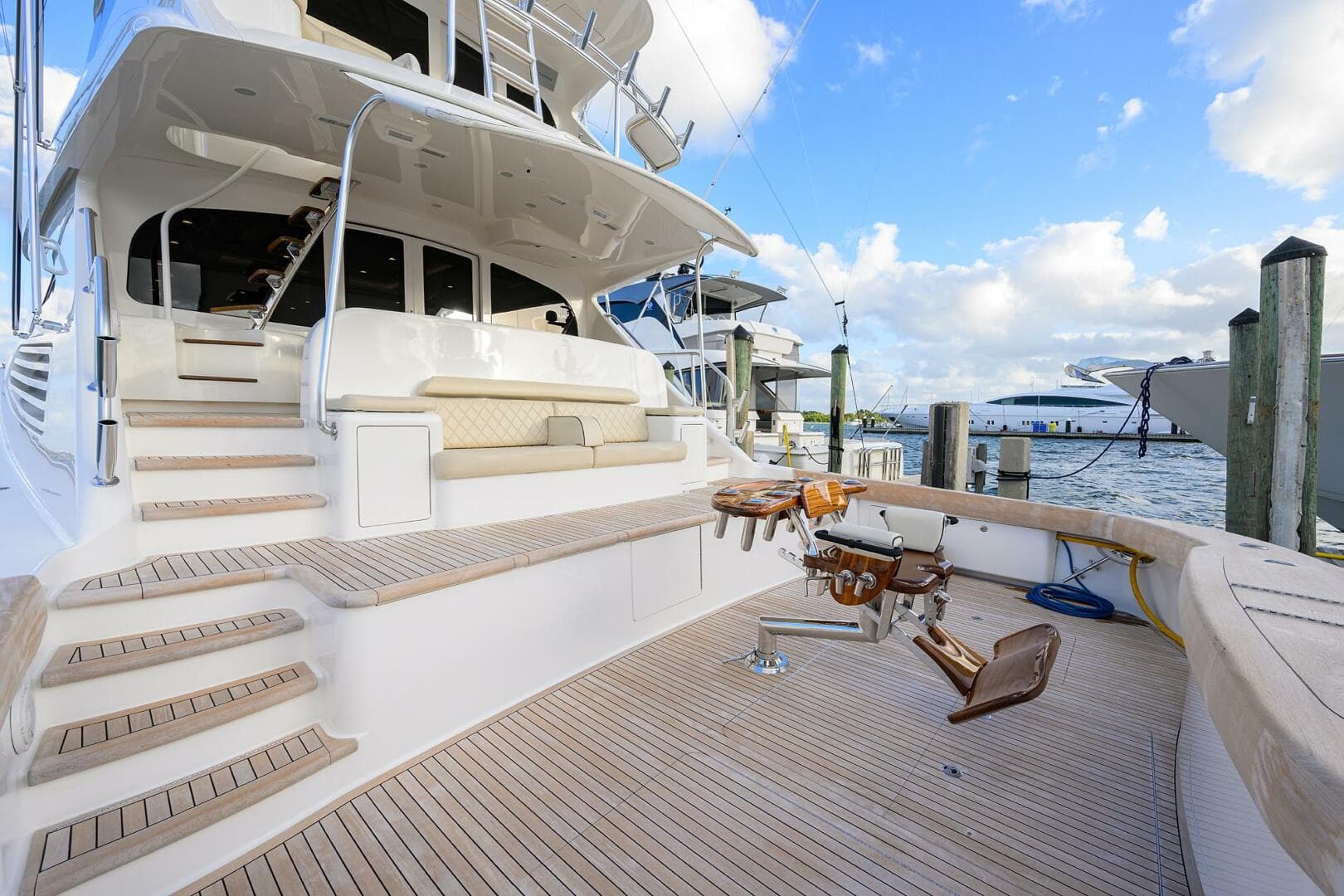 2020 Viking 92 Enclosed Bridge — photo 34