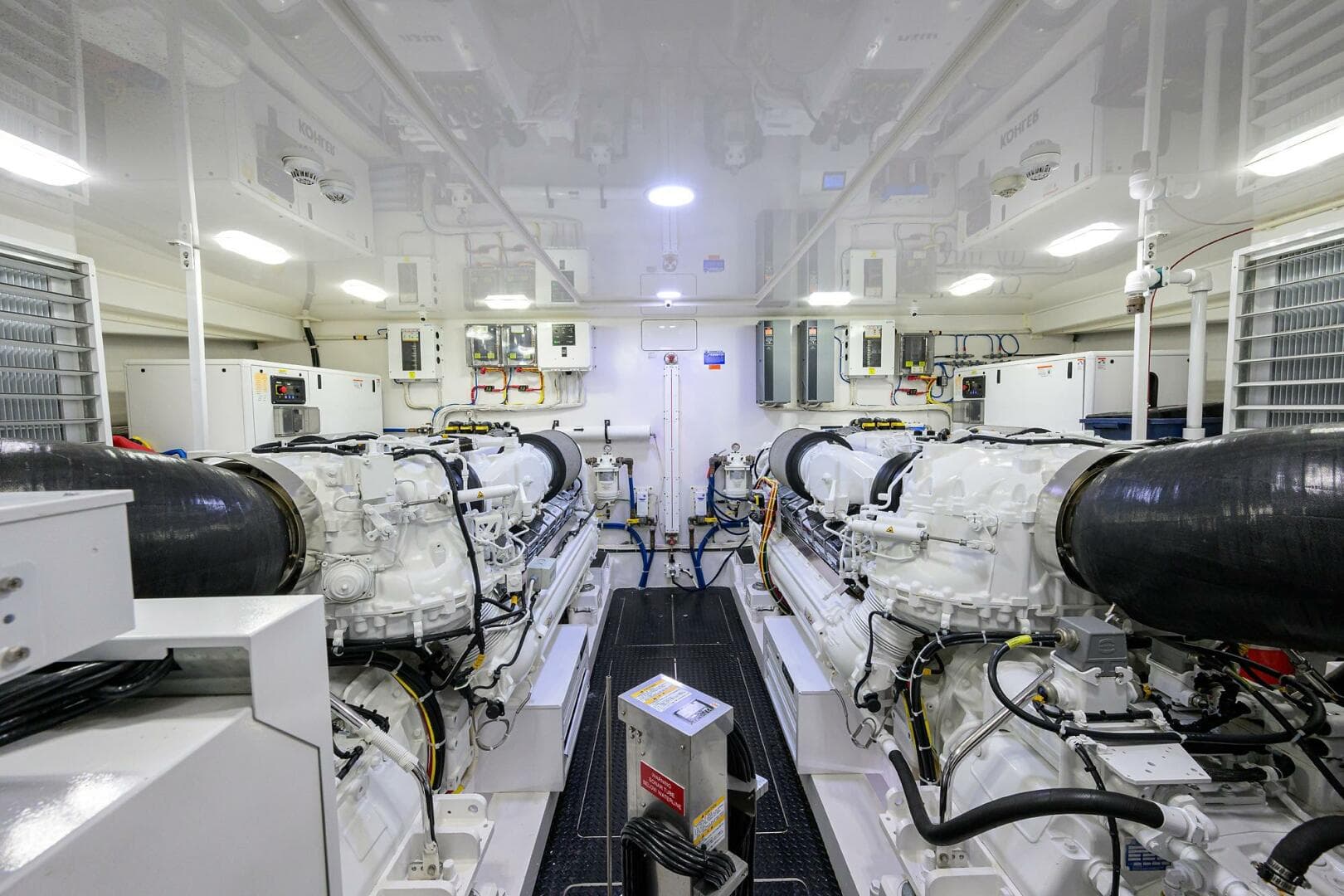 2020 Viking 92 Enclosed Bridge — photo 44