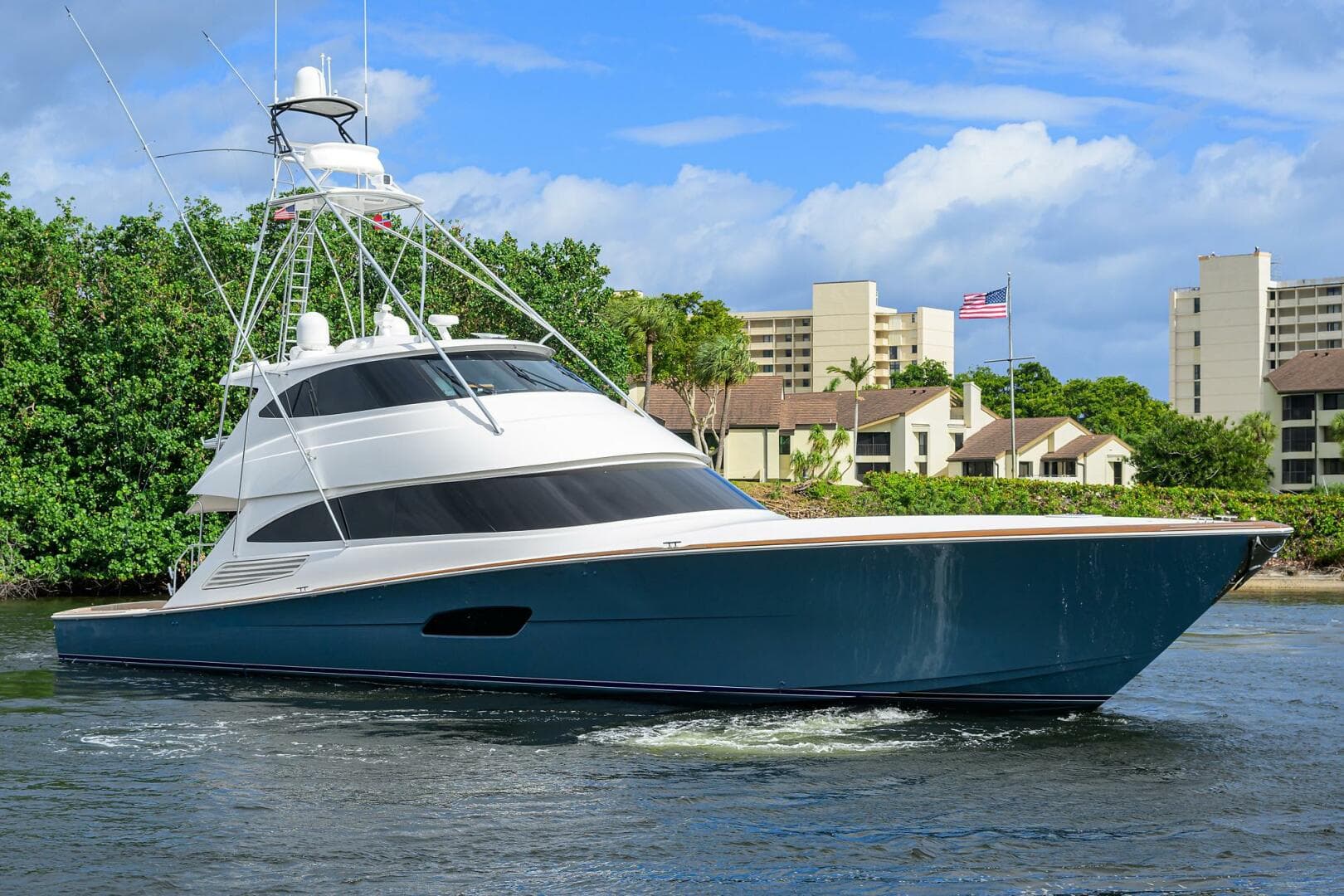 2020 Viking 92 Enclosed Bridge — photo 46