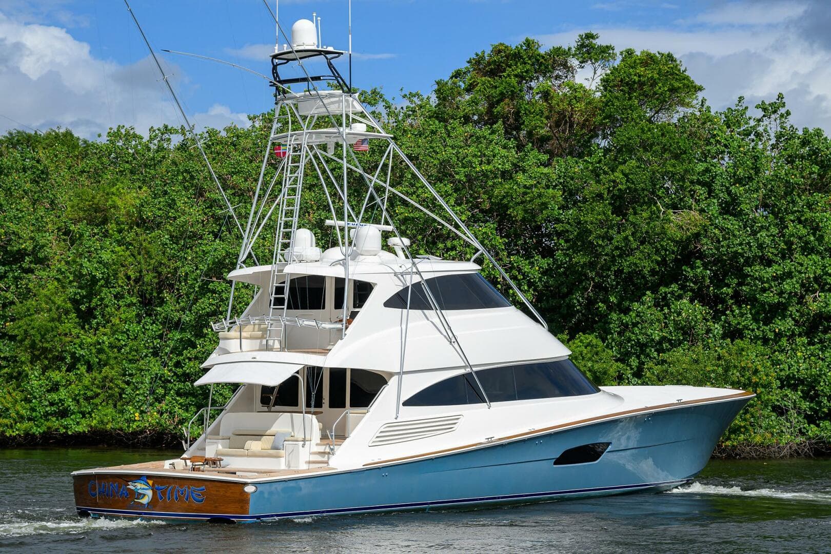 2020 Viking 92 Enclosed Bridge — photo 48