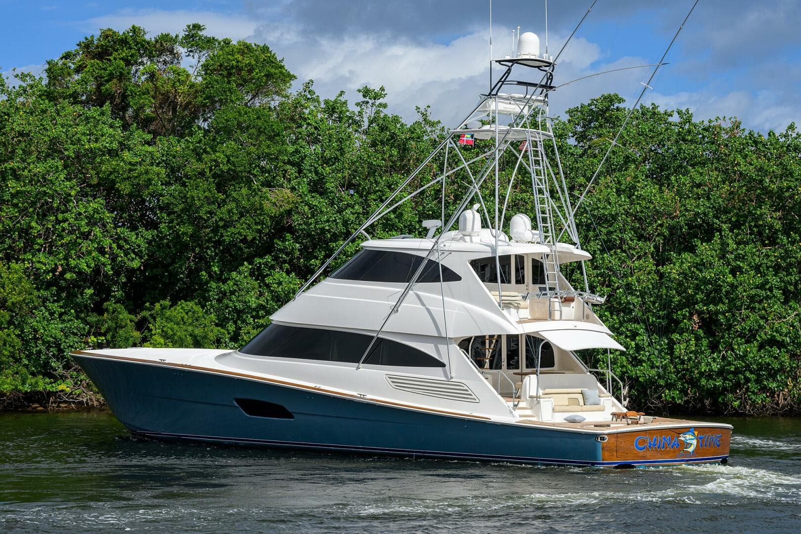 2020 Viking 92 Enclosed Bridge — photo 49