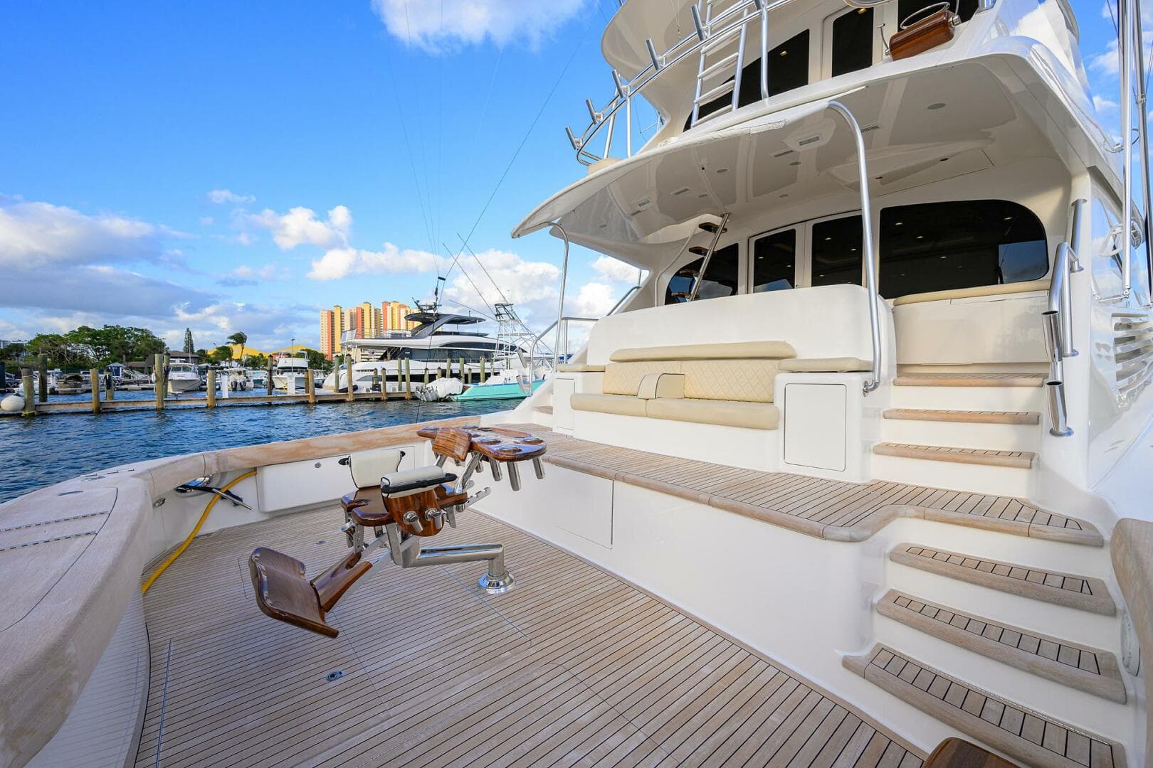 2020 Viking 92 Enclosed Bridge — photo 36