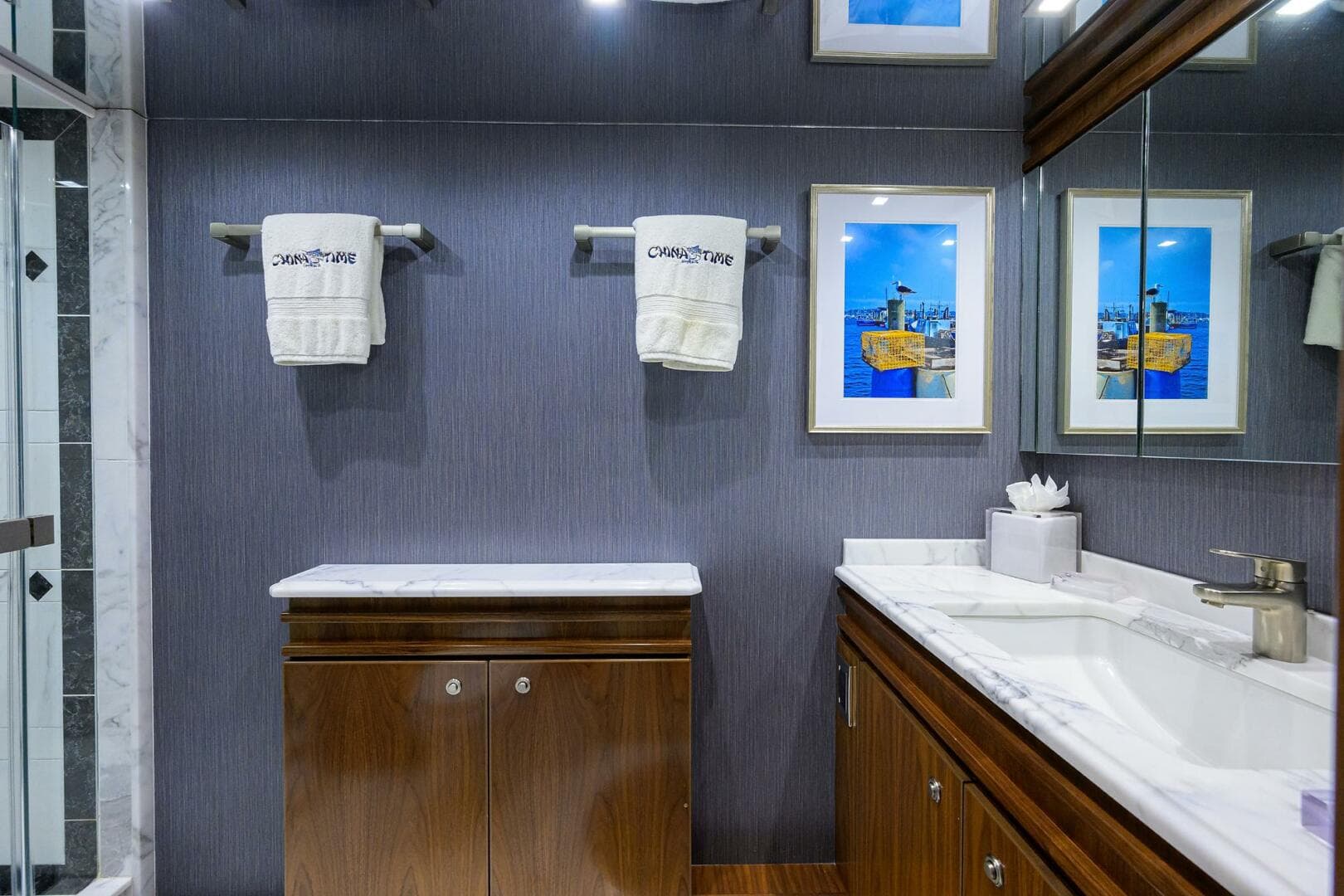 2020 Viking 92 Enclosed Bridge — photo 16