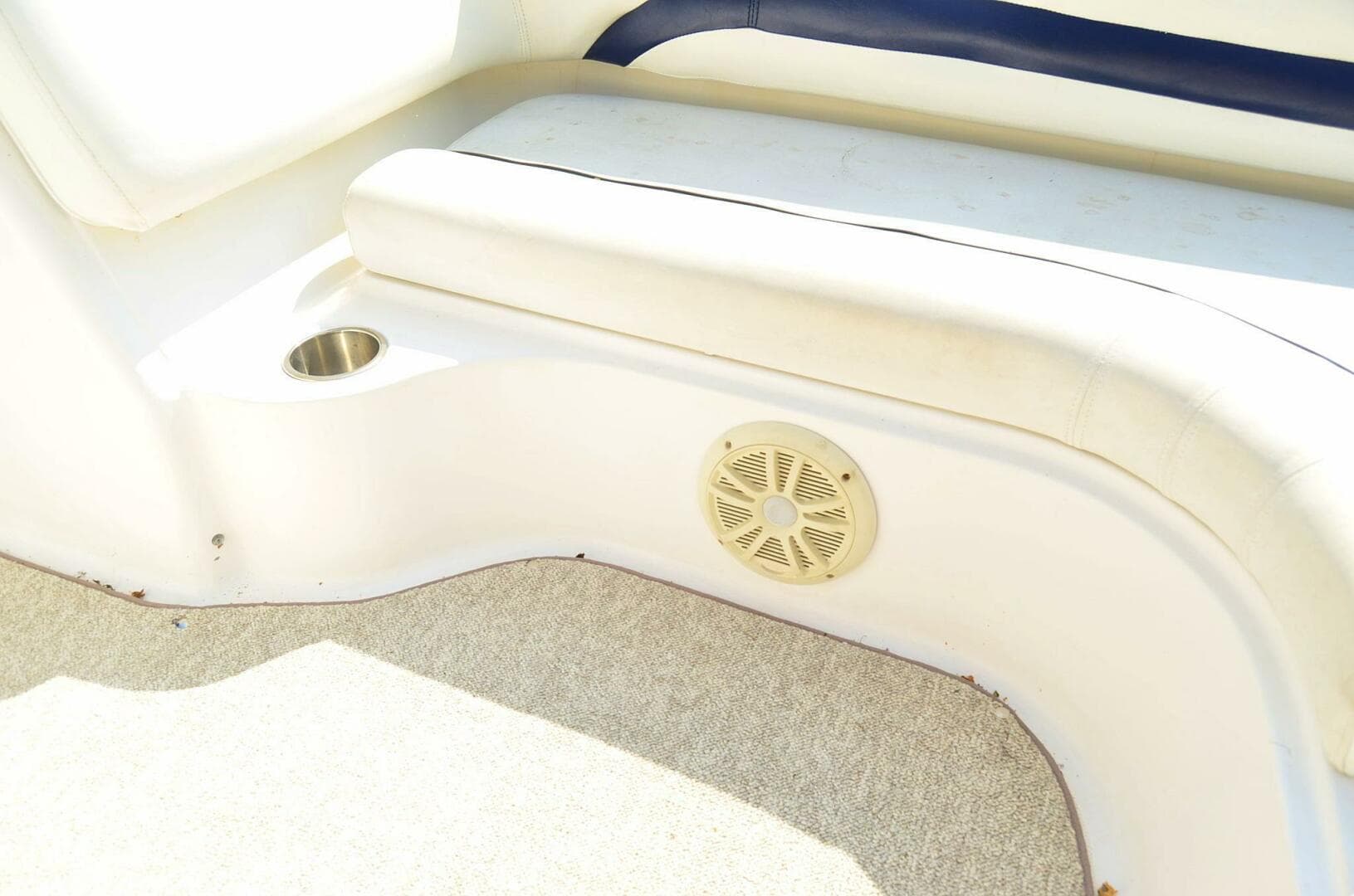 2011 Hurricane Sundeck 217 — photo 35