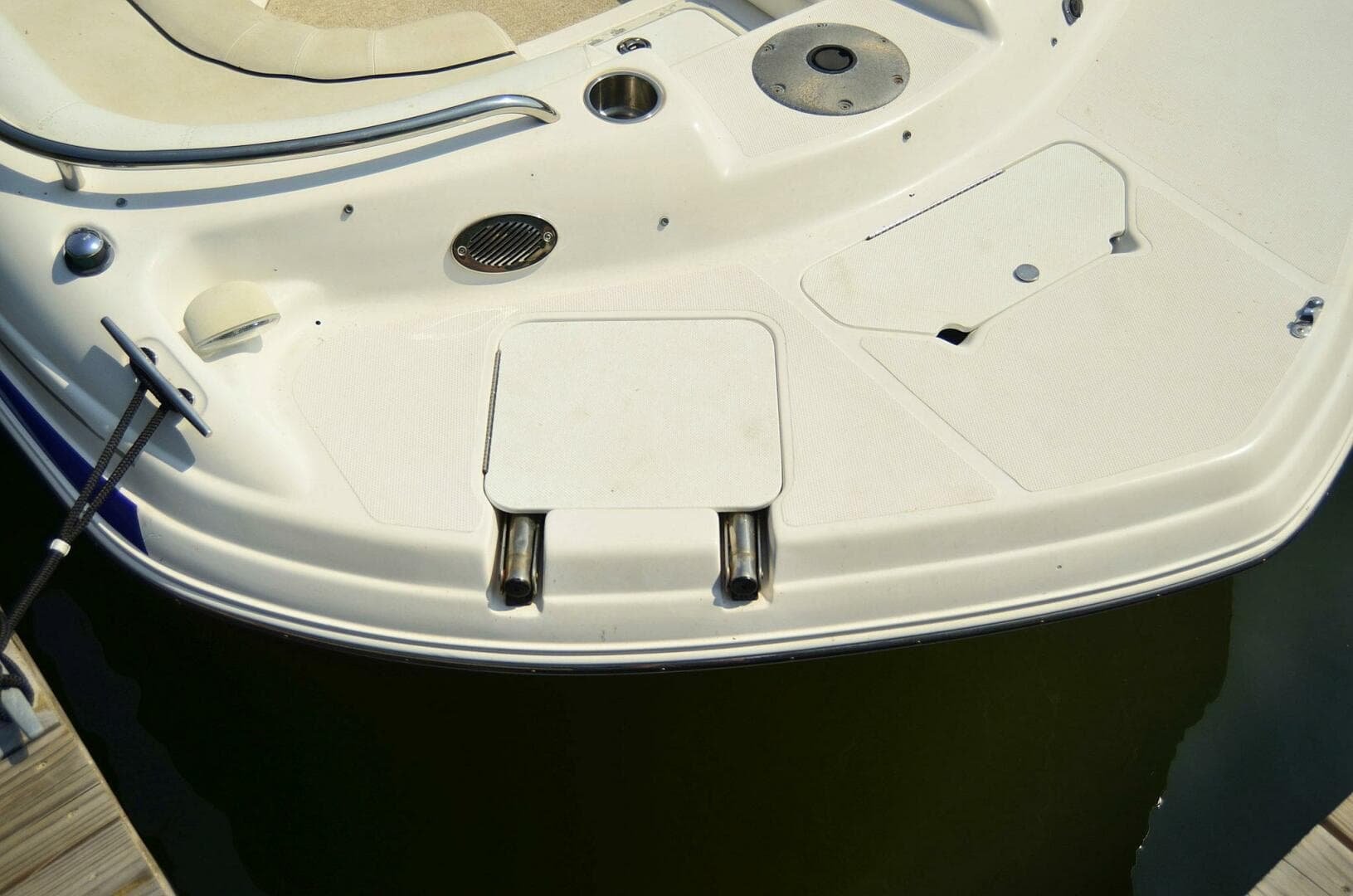 2011 Hurricane Sundeck 217 — photo 9