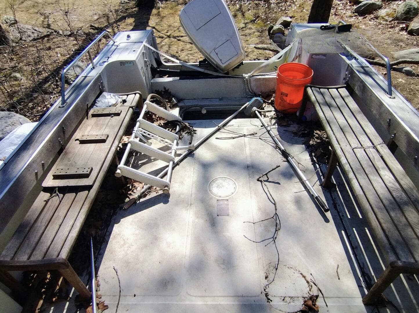 1983 Boston Whaler Revenge — photo 13