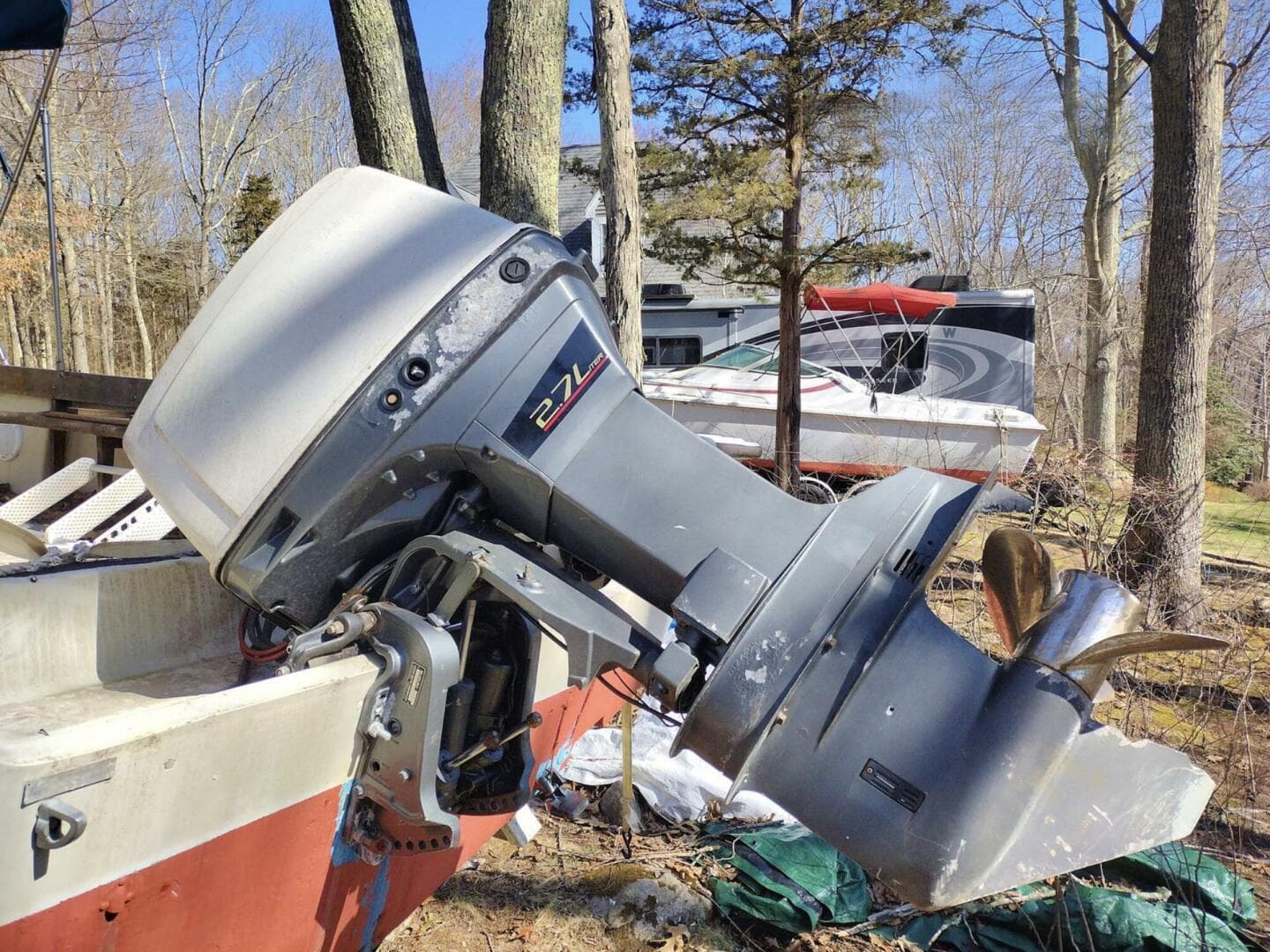 1983 Boston Whaler Revenge — photo 8