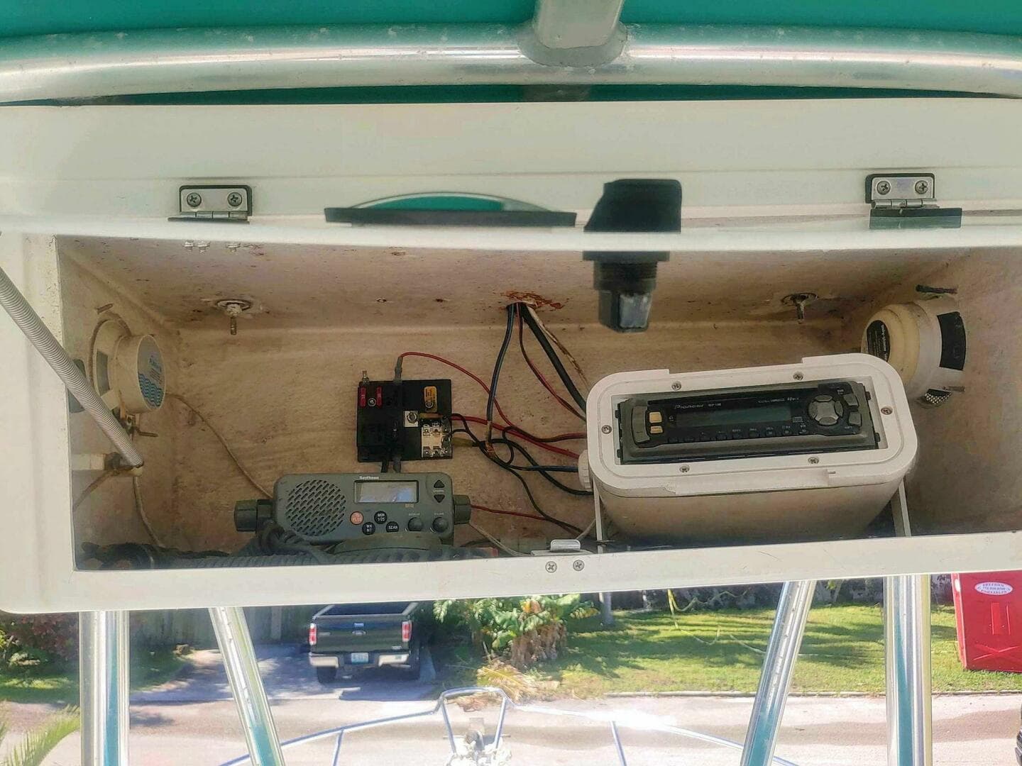 2001 Aquasport 219 CC — photo 32