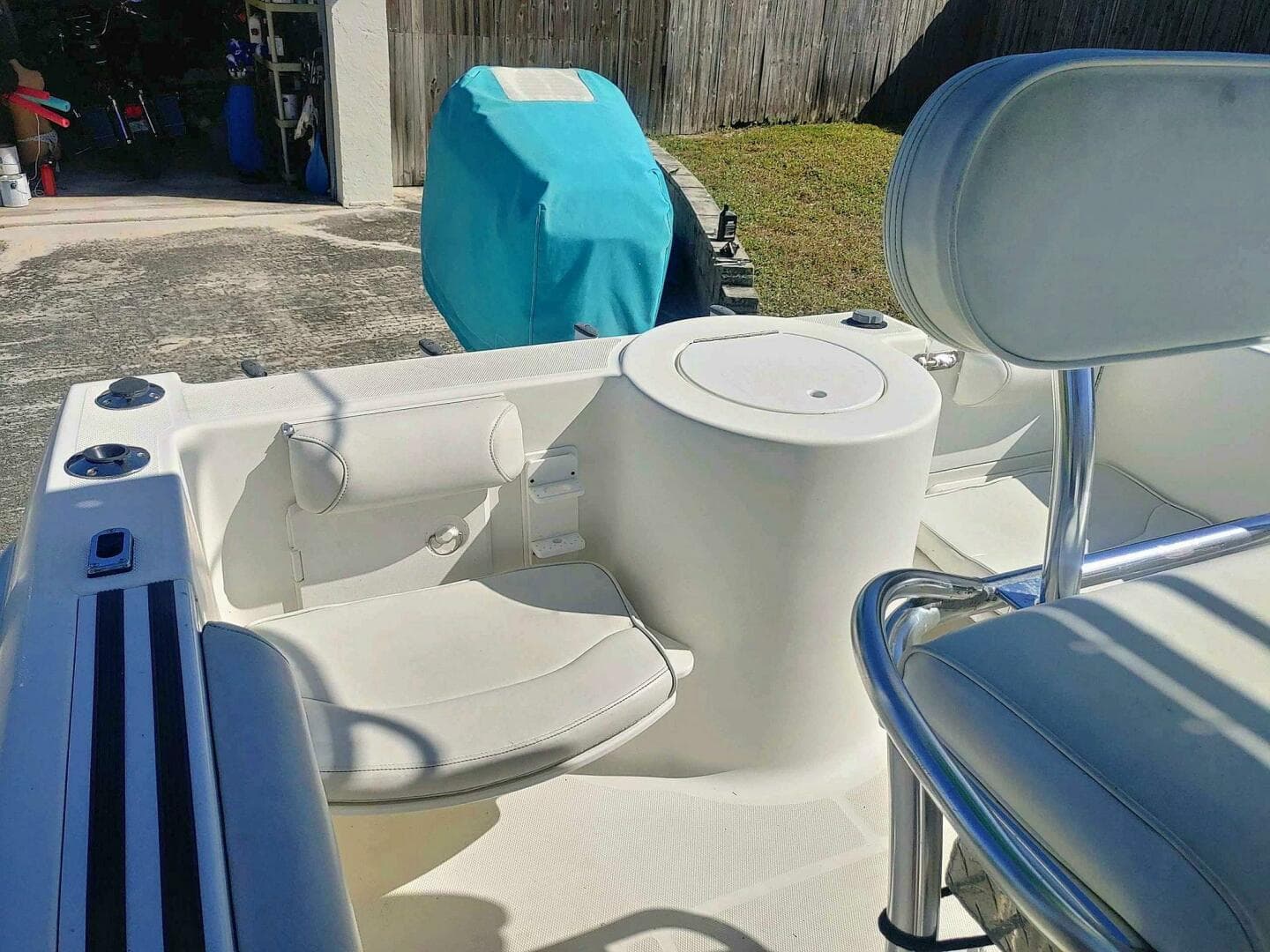 2001 Aquasport 219 CC — photo 23