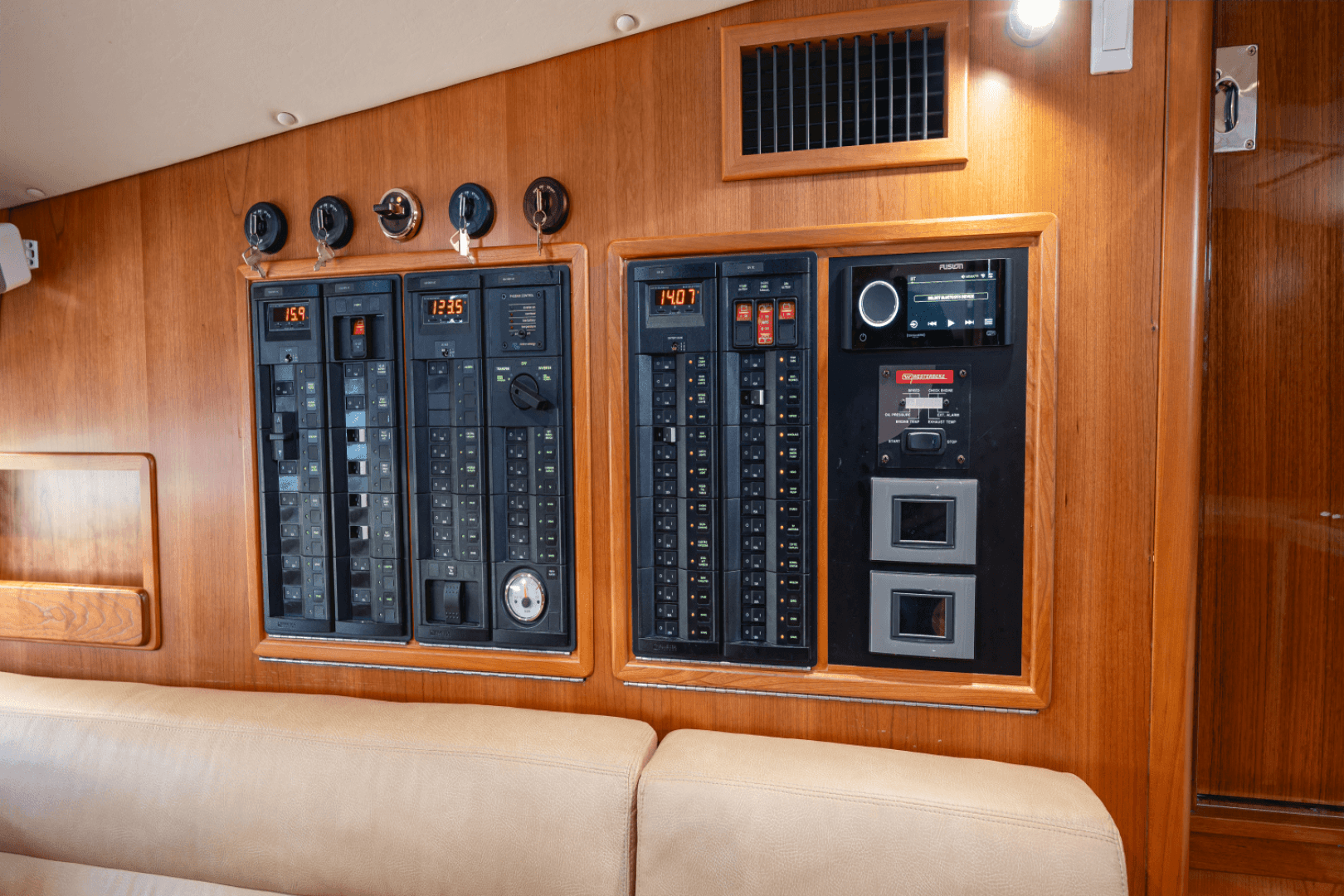 2022 Mjm 53 Z — photo 28