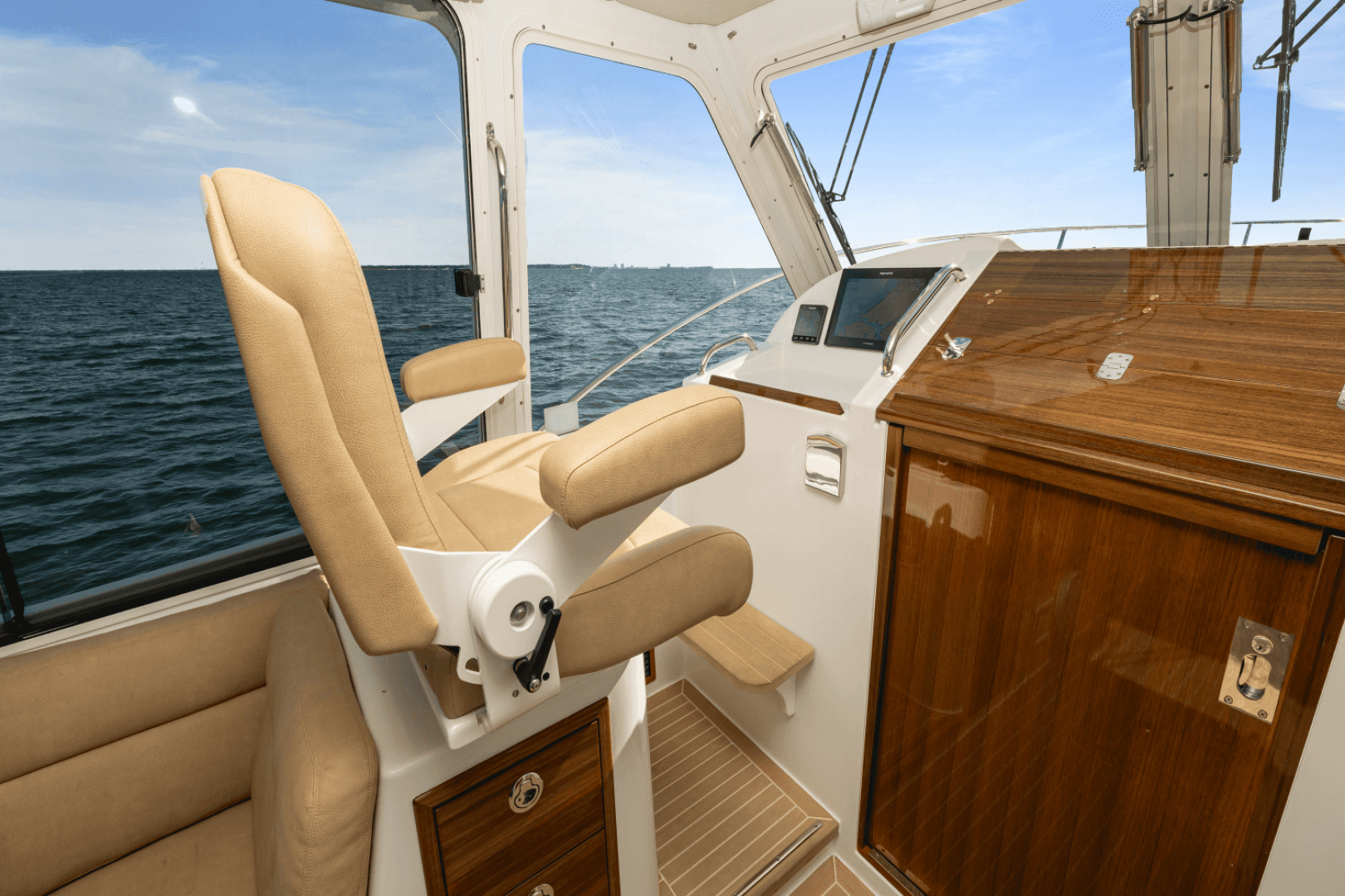 2022 Mjm 53 Z — photo 72