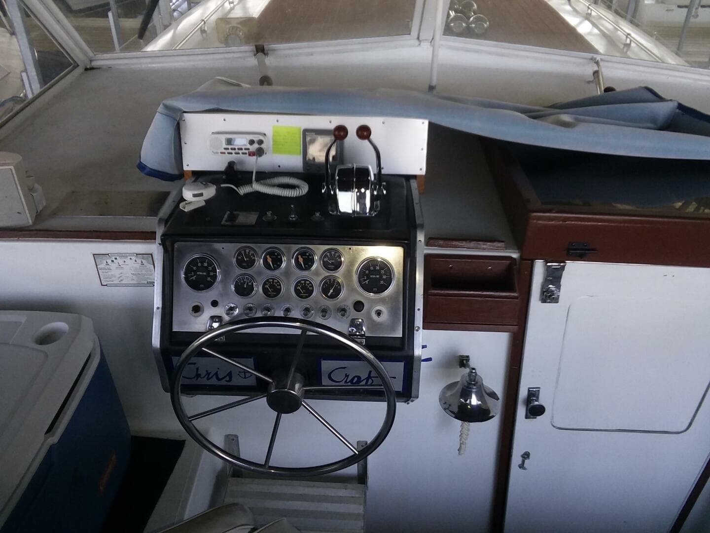 1979 Chris-Craft Catalina 350 — photo 17