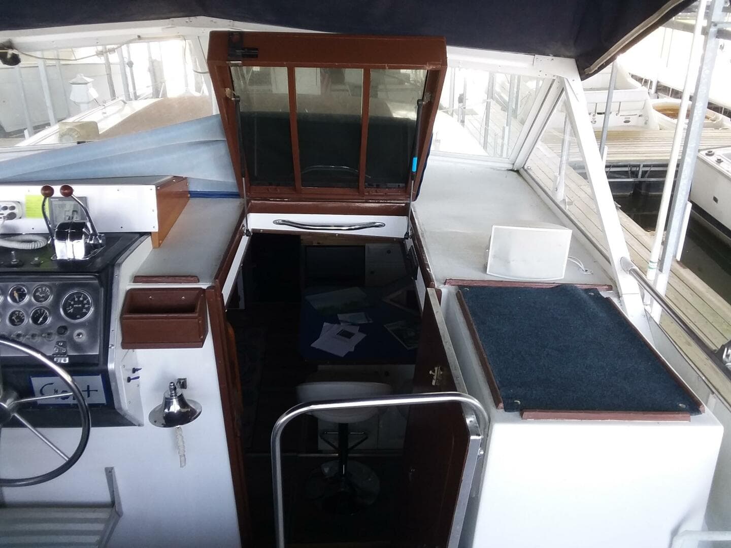 1979 Chris-Craft Catalina 350 — photo 19
