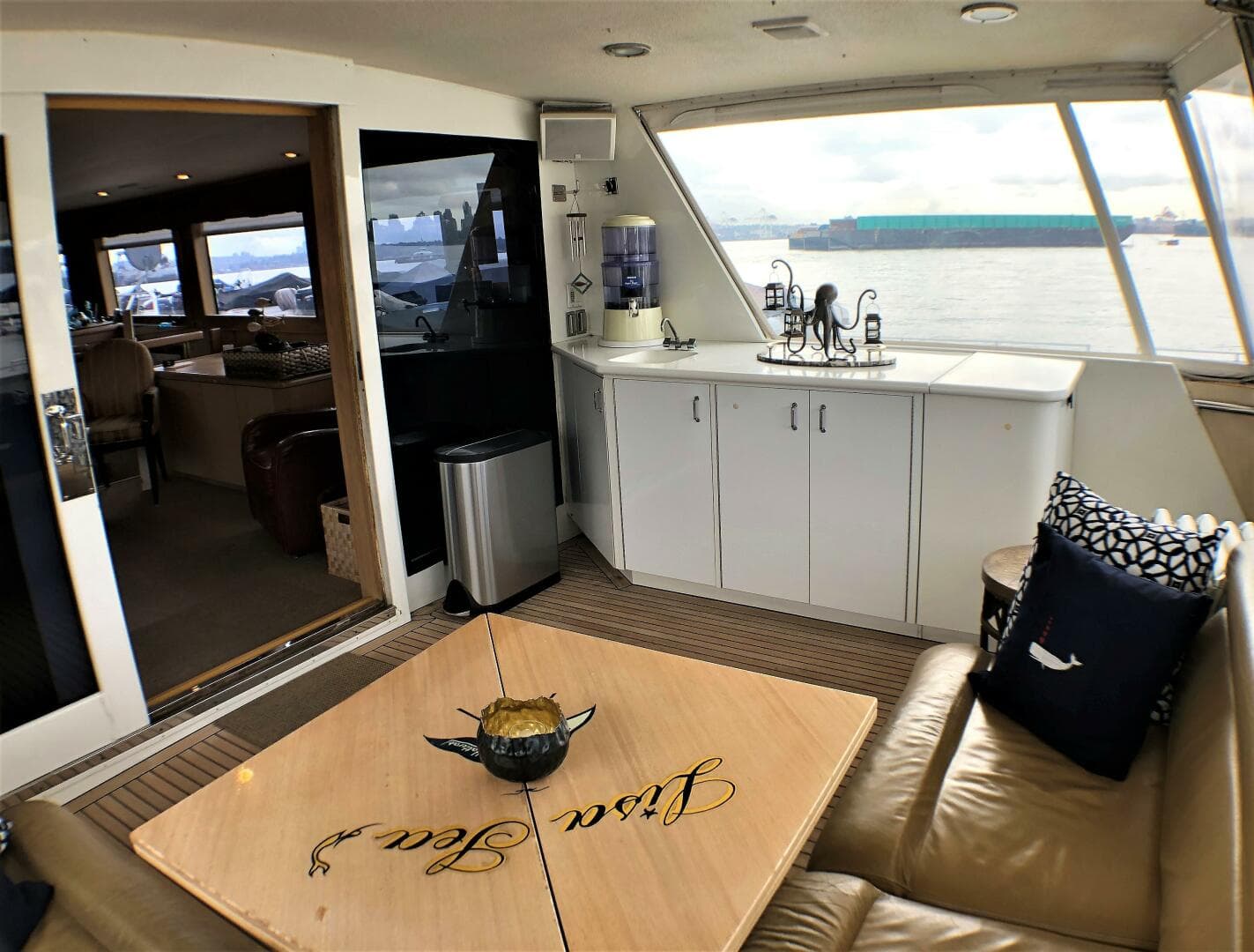 1996 Hatteras — photo 3