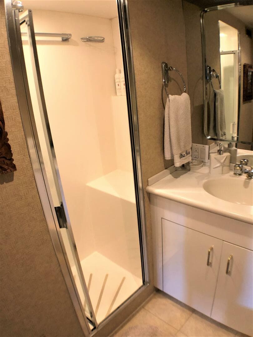 1996 Hatteras — photo 18