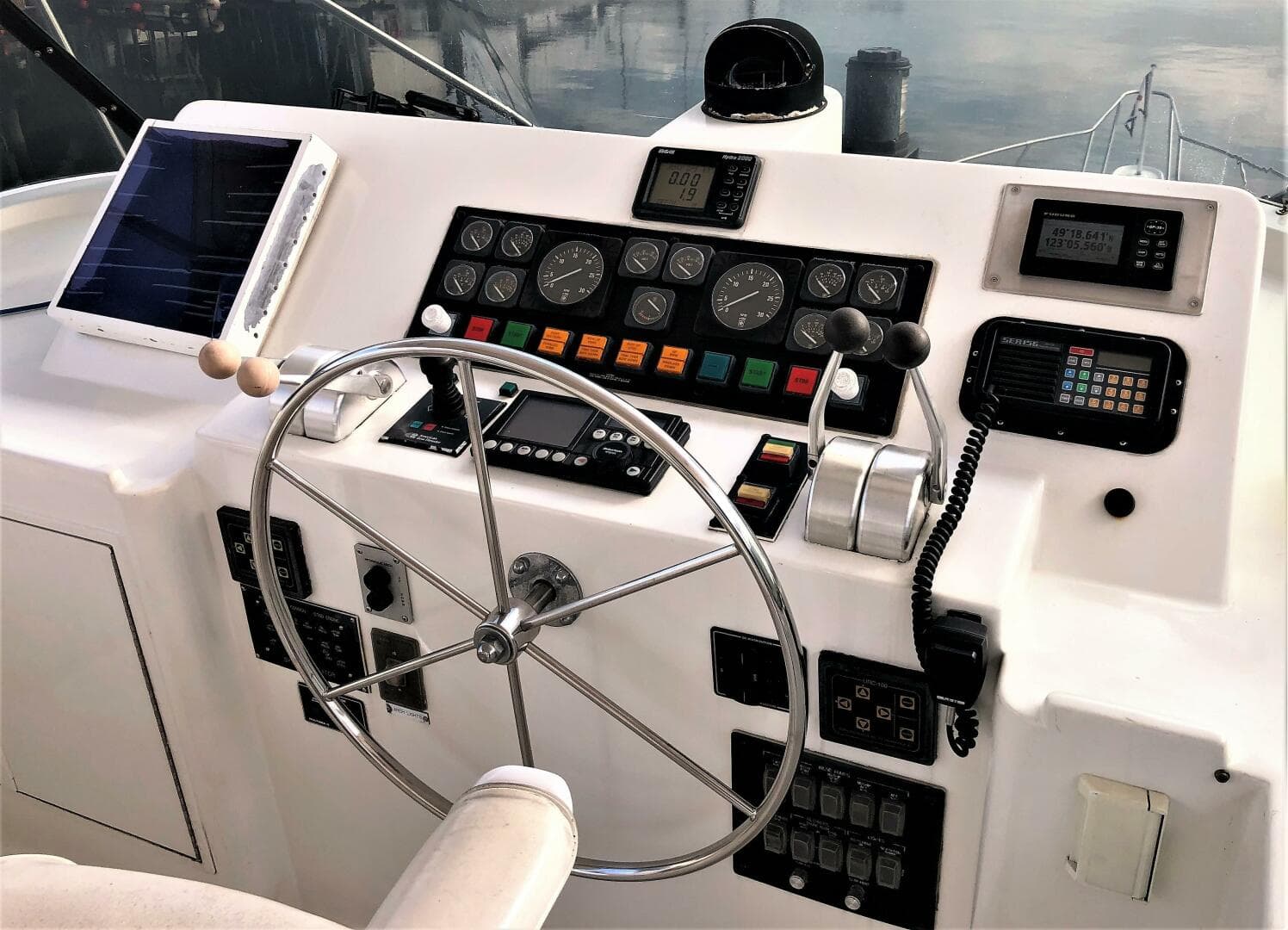 1996 Hatteras — photo 20