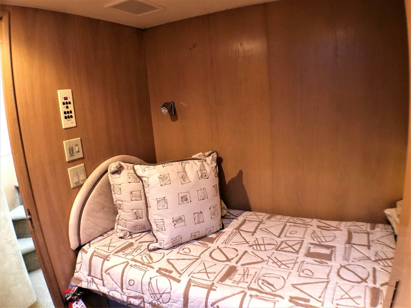 1996 Hatteras — photo 16