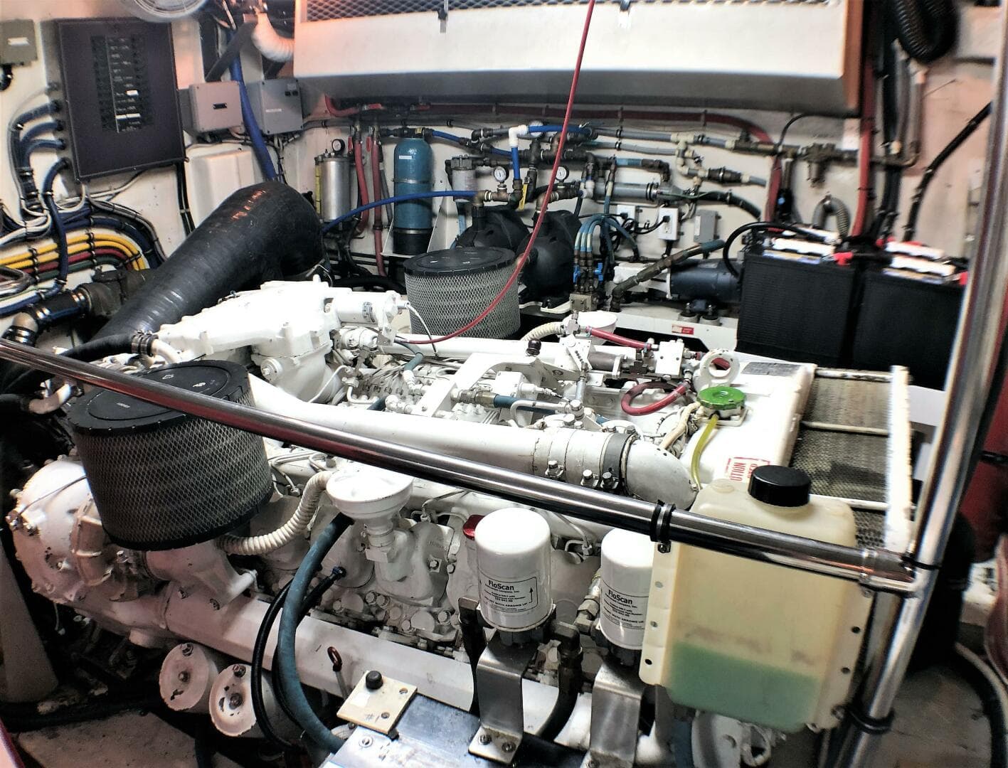 1996 Hatteras — photo 22