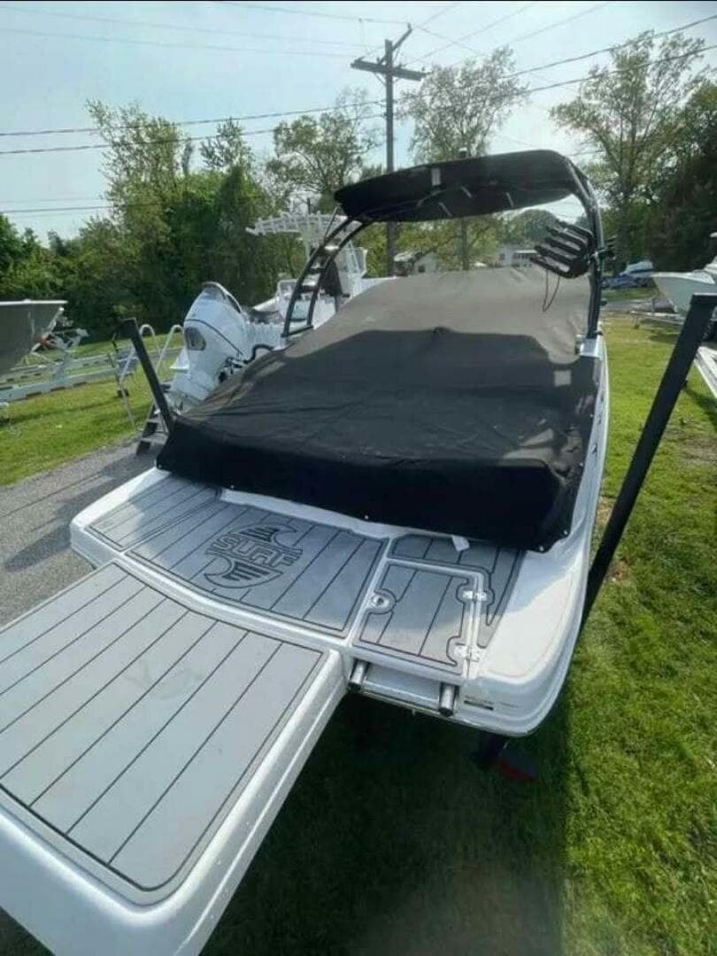 2022 Chaparral 23 Surf — photo 12