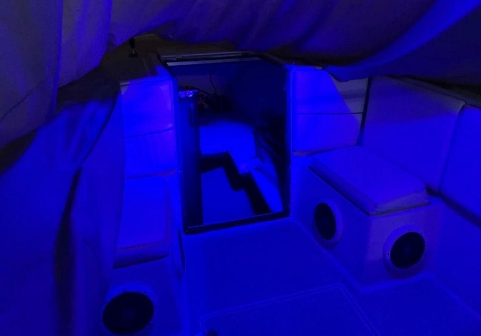 1990 Wellcraft Scarab 30 Cuddy — photo 33