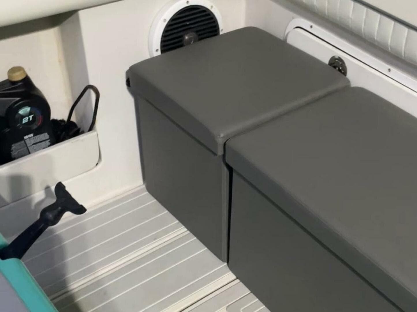 1990 Wellcraft Scarab 30 Cuddy — photo 53