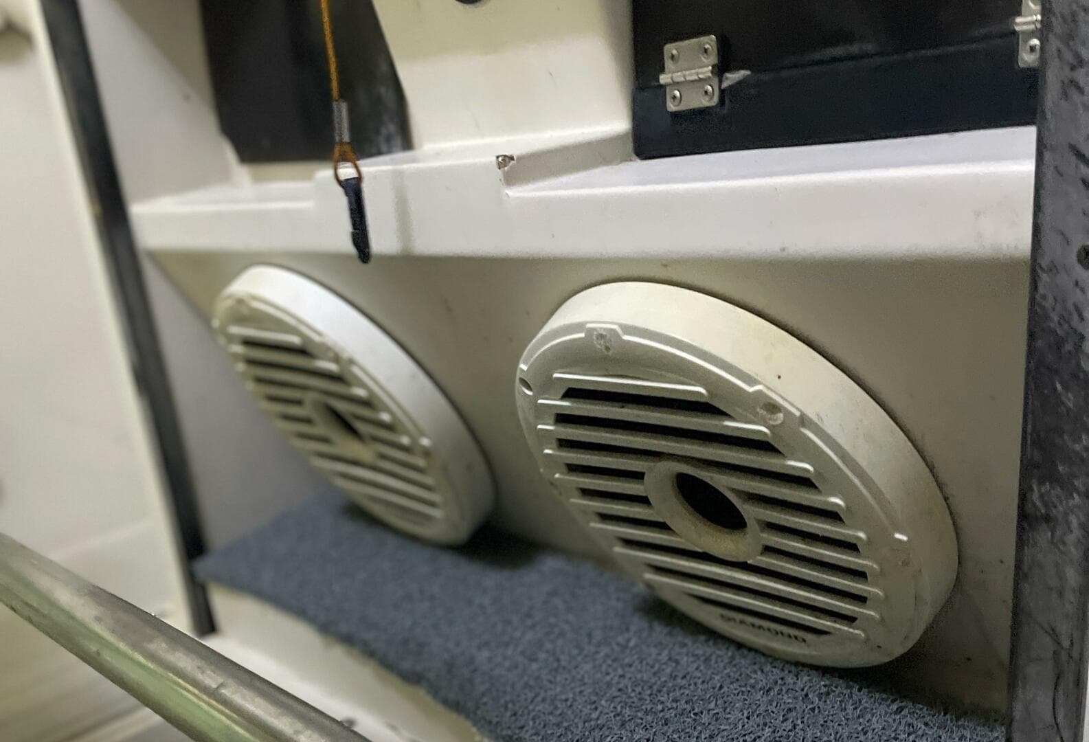 1990 Wellcraft Scarab 30 Cuddy — photo 30