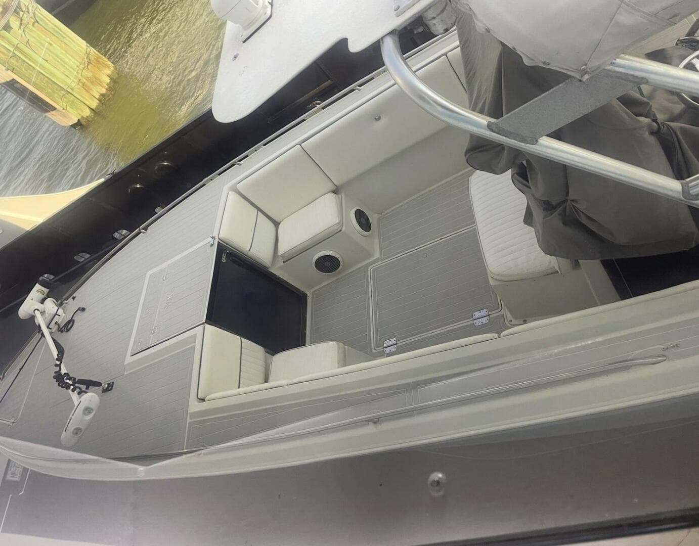 1990 Wellcraft Scarab 30 Cuddy — photo 8