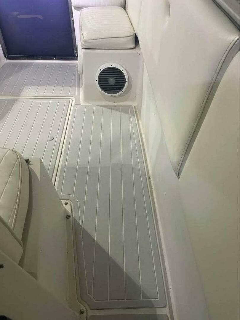 1990 Wellcraft Scarab 30 Cuddy — photo 14