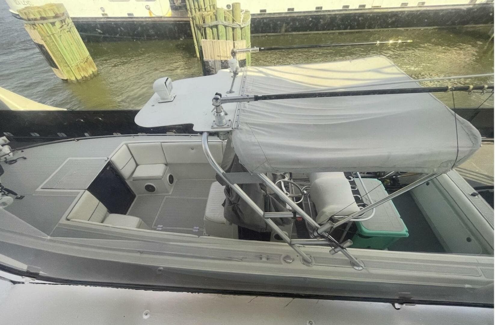 1990 Wellcraft Scarab 30 Cuddy — photo 9