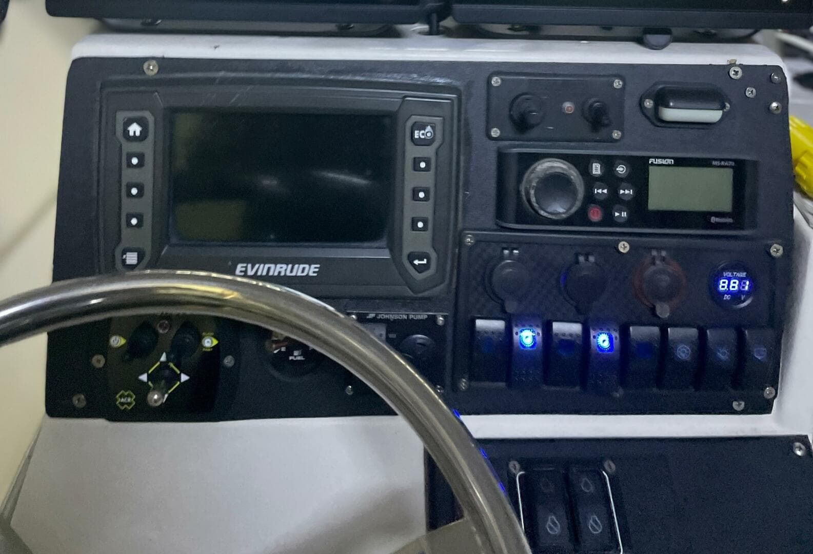 1990 Wellcraft Scarab 30 Cuddy — photo 18