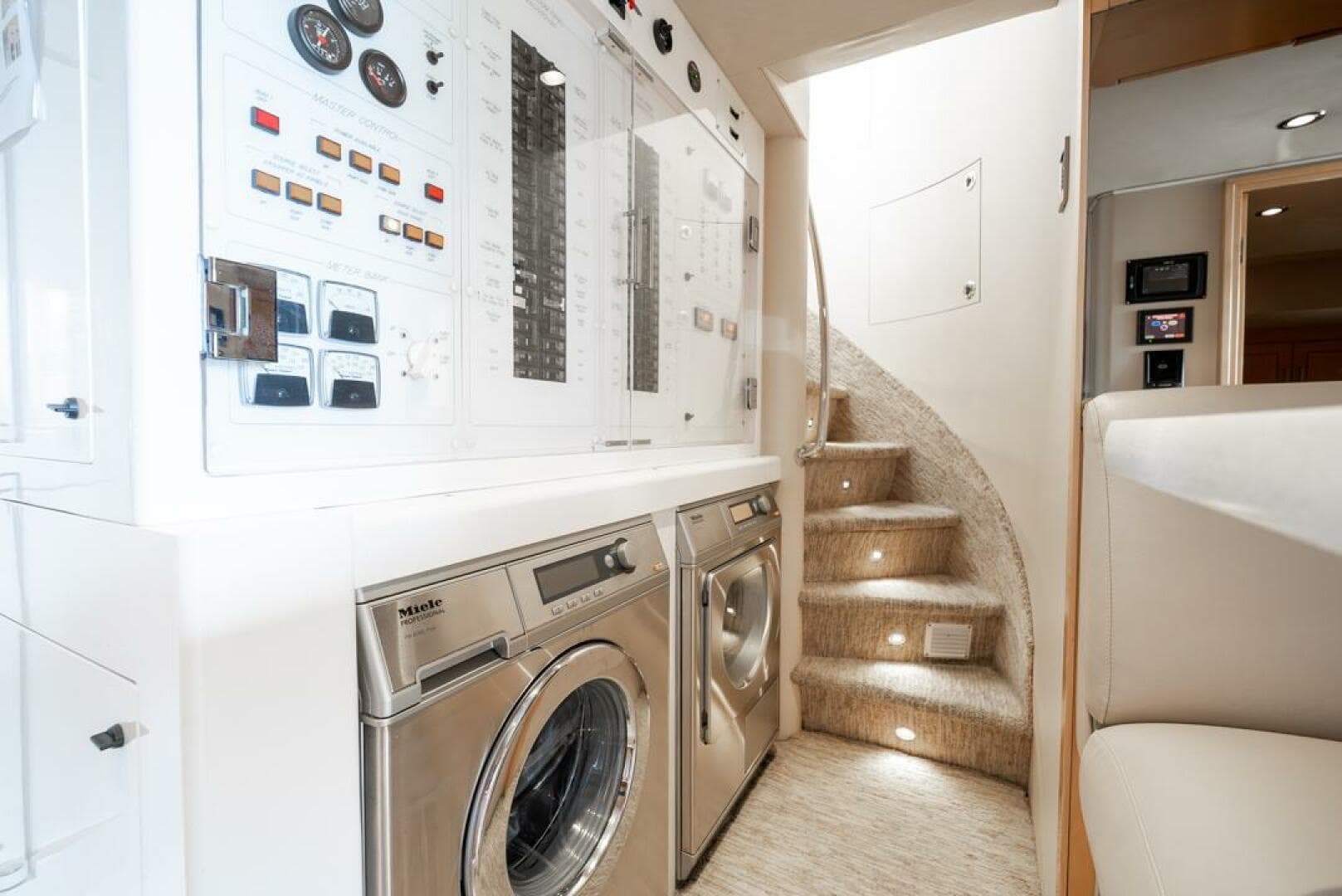 2012 Westport 112 — photo 61